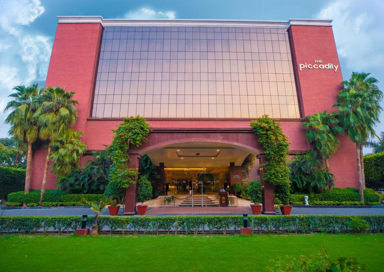 Hotel The Piccadily Lucknow Exterior foto