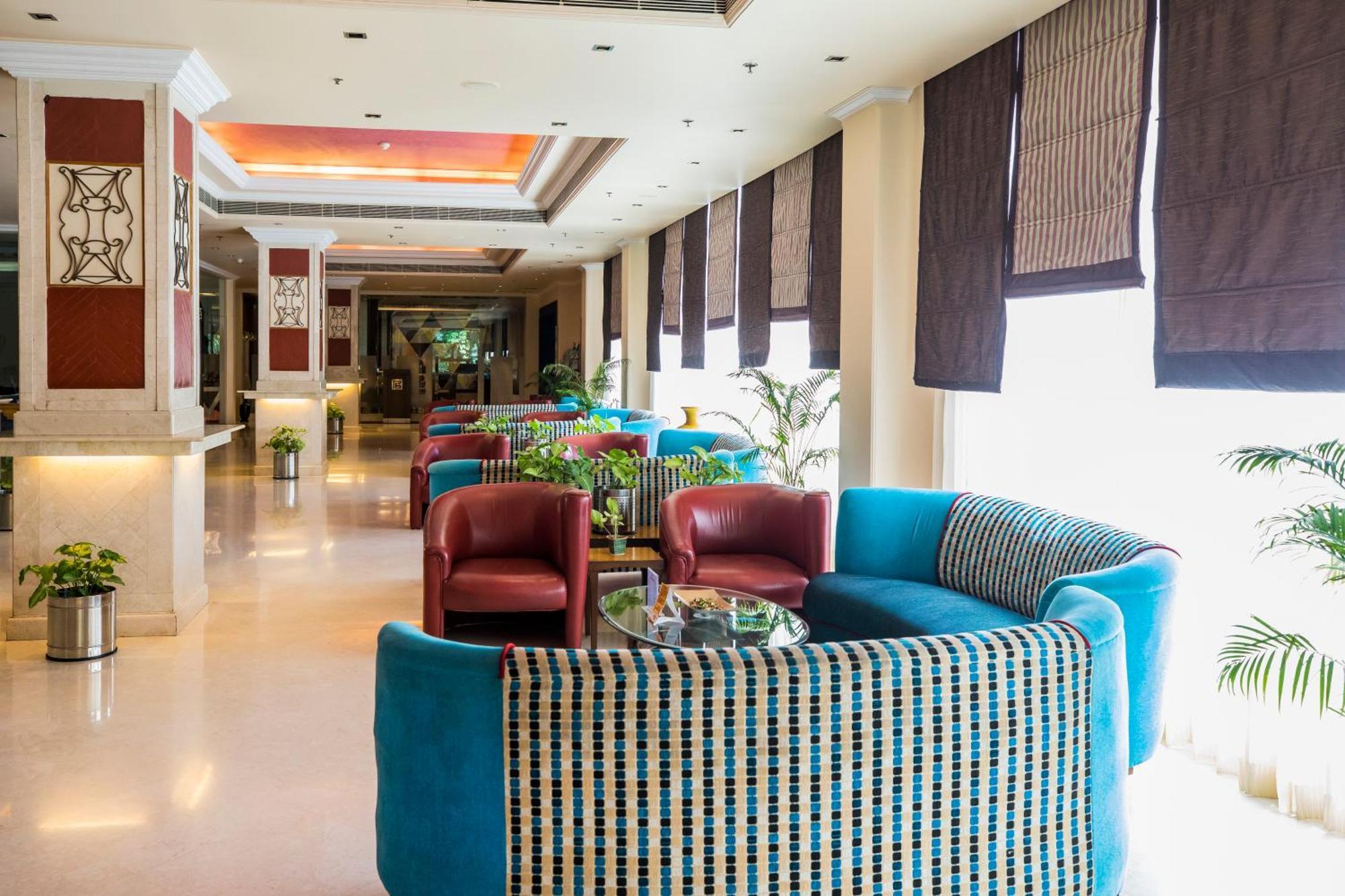 Hotel The Piccadily Lucknow Exterior foto