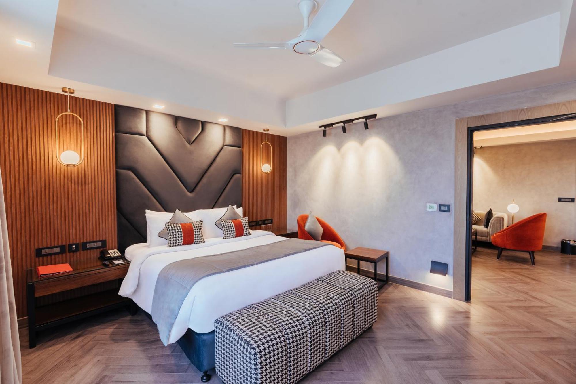 Hotel The Piccadily Lucknow Exterior foto